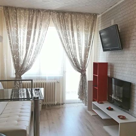 Ana'S Apartment Орадя Екстер'єр фото