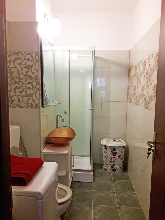 Ana'S Apartment Орадя Екстер'єр фото