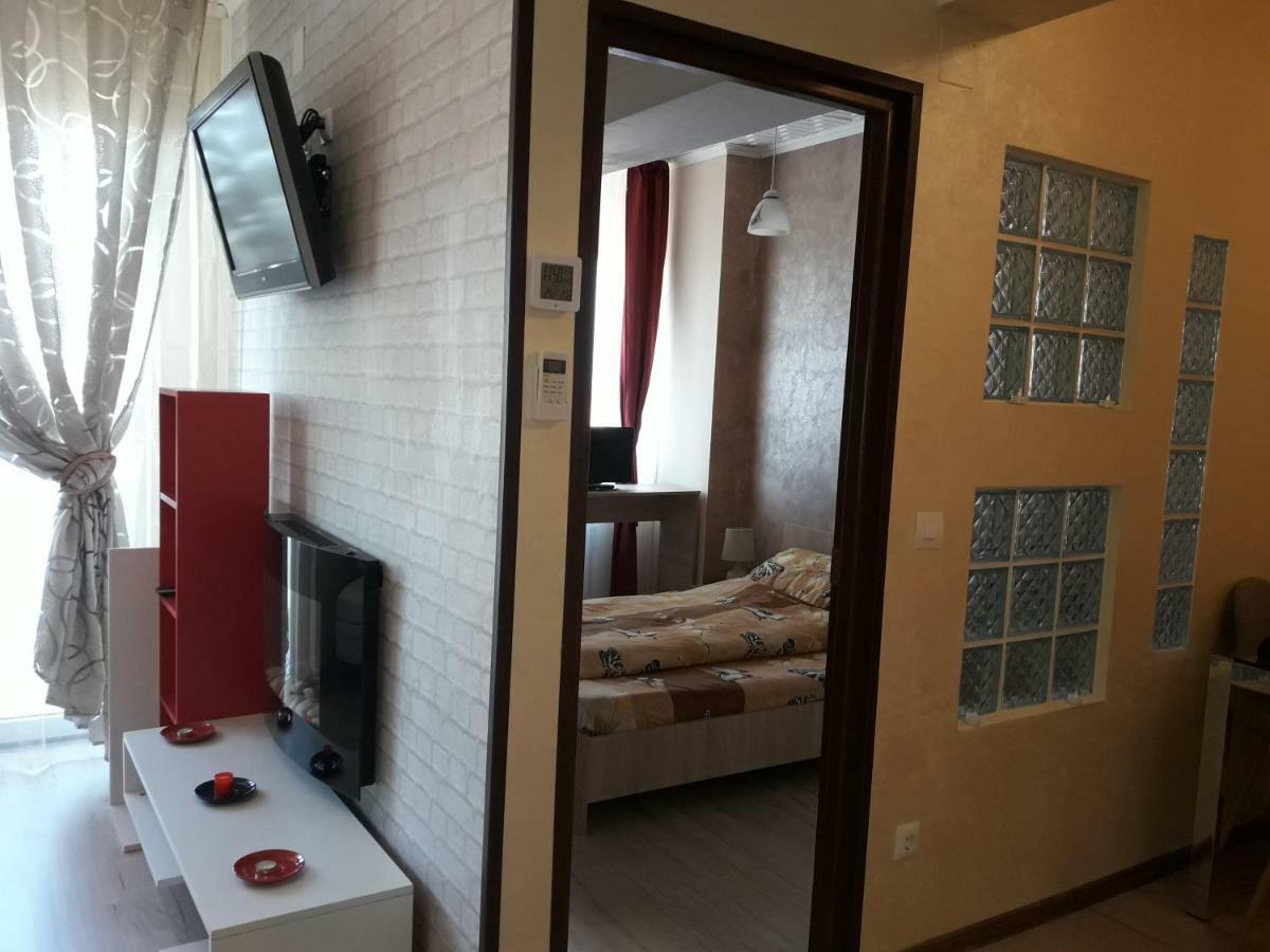 Ana'S Apartment Орадя Екстер'єр фото